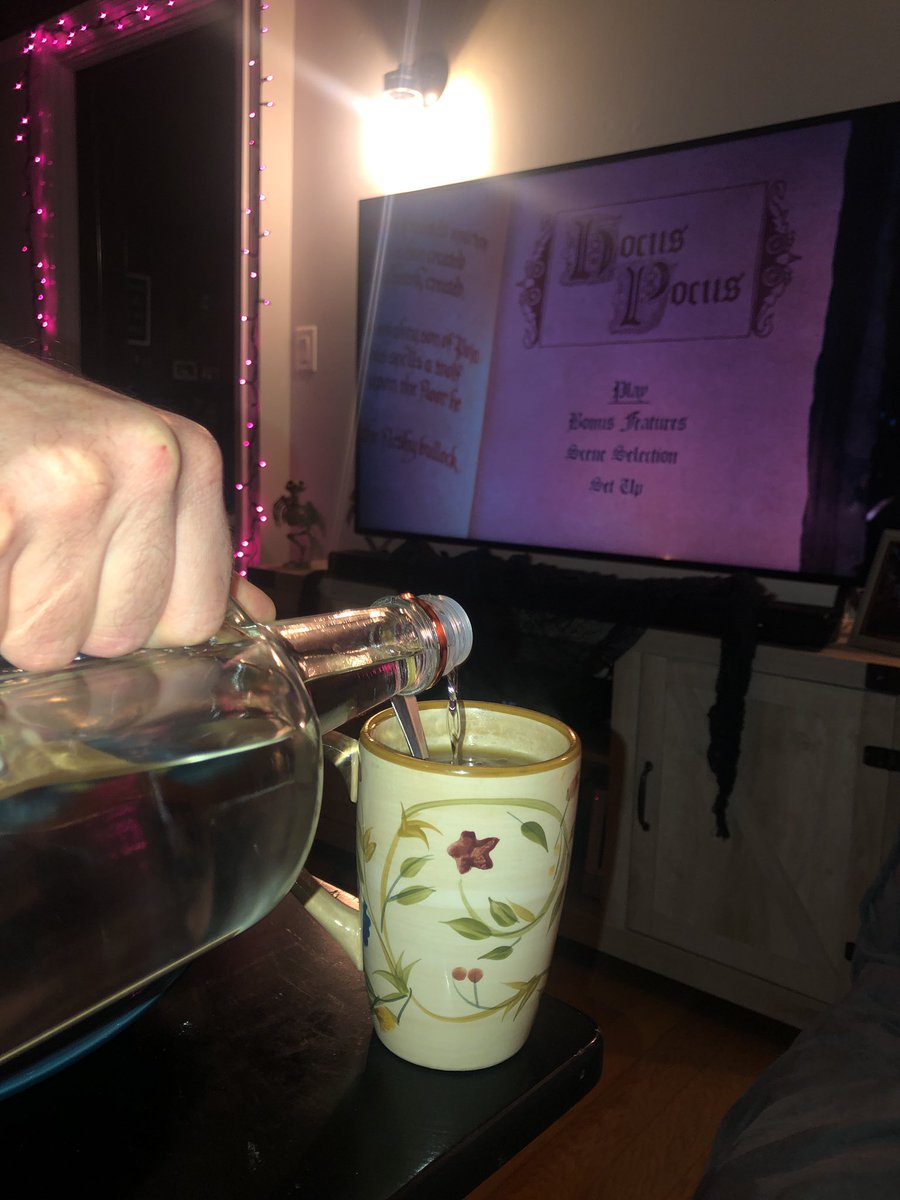 Hot Apple Cider, <a href="/TitosVodka/">TitosVodka</a> and #HocusPocus 🧡🖤 We’re #Haloween ready! 🕯🧟‍♂️🧛‍♀️