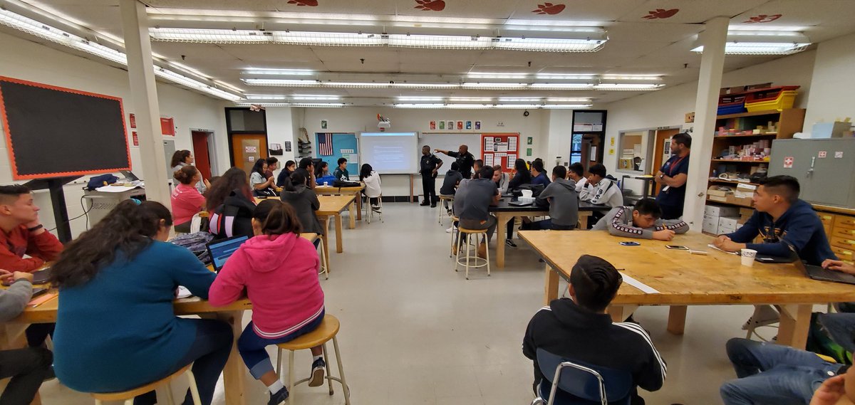 Mr_DRivera's tweet photo. Couldn't have asked a better way to spend my morning than working with and listening to the stories of our ESOL students. Look forward to the next one! 

@Guevarez_ESOLQO
@nancjim @APVNajera

#blessed #SchoolCounselor #dreamteam #powerofthecircle https://t.co/8Op4Cv0lxK