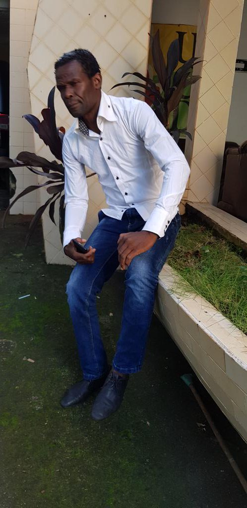 moustoconte's tweet image. CONTE Alia Guinée Conakry. Et je vie ratoma kaporo centrea conakry.