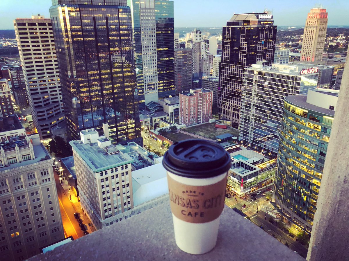 KrownCityKing's tweet image. Coffee on the roof. #KansasCity #DowntownKC #CityOfFountains #KCMO