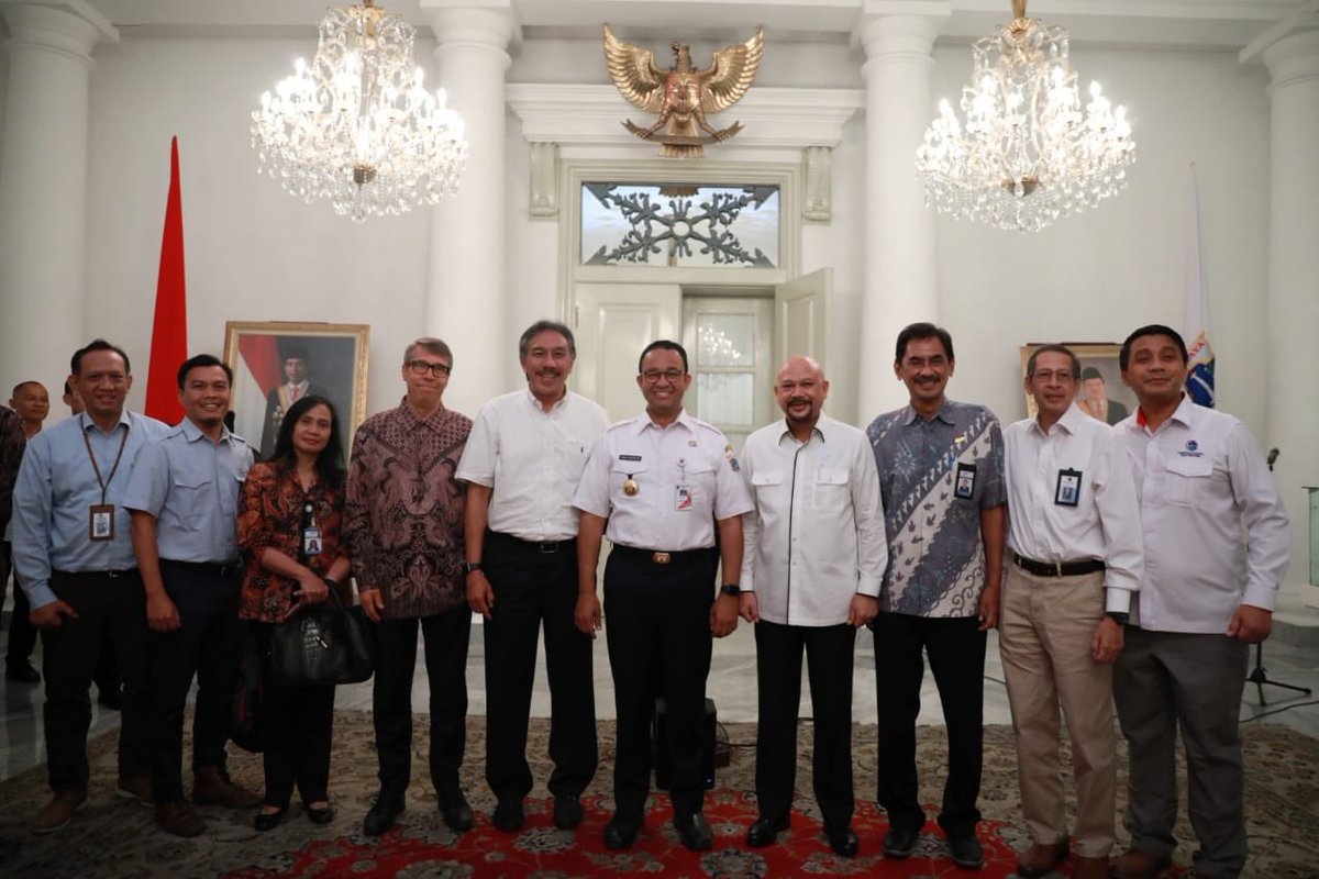 Alhamdulillah, Perjanjian Jual Beli Listrik berhasil disepakati antara Fortum (perusahaan Finlandia) dengan PT PLN dan PT Jakarta Solusi Lestari (Perusahaan Patungan PT Jakpro) sebagai operator #ITFSunter.

#WastetoEnergy
#JakartaBerkolabo2asi

facebook.com/18283837175315…