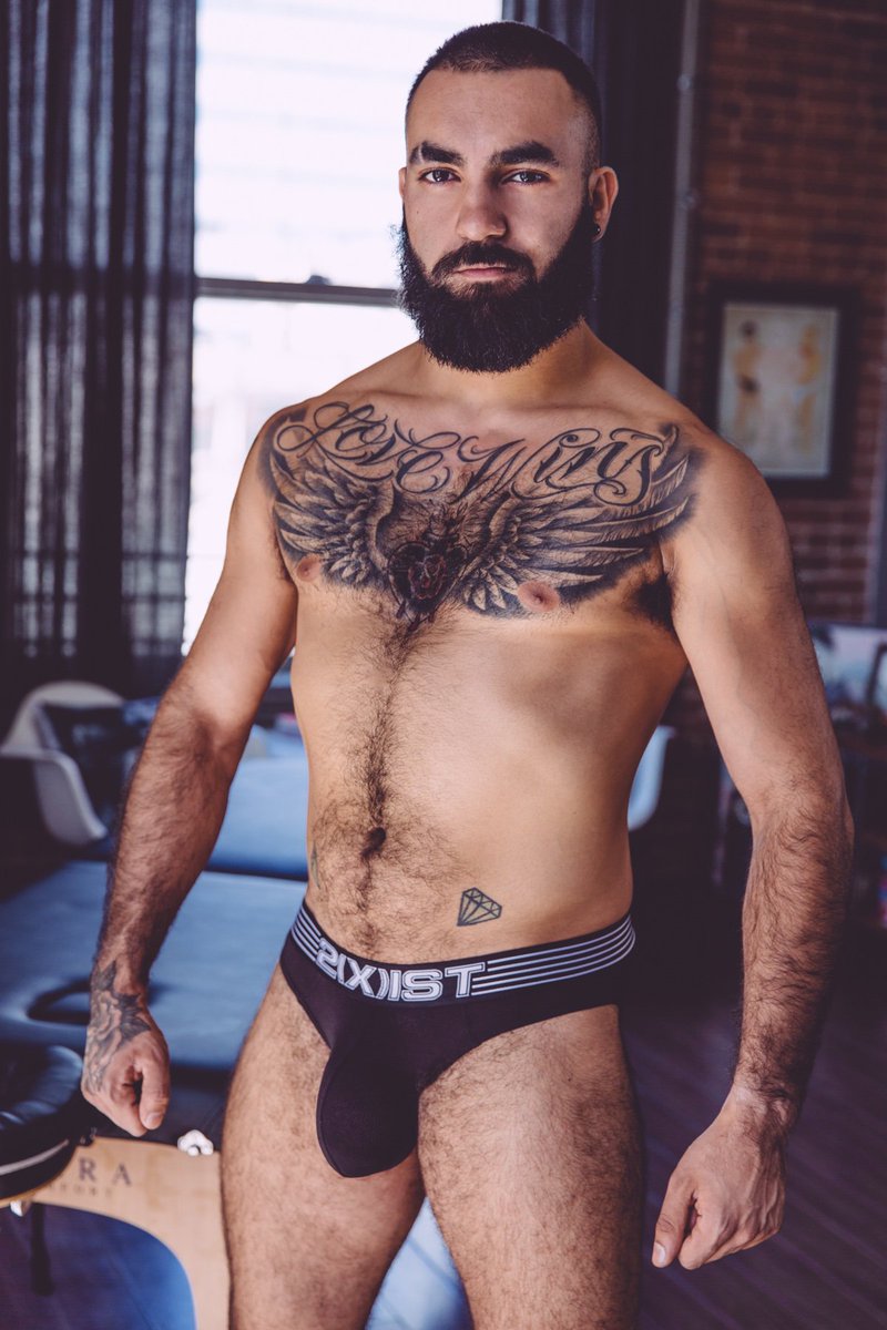 Starrf_ckerXXX's tweet photo. The sexy ass @ZaddyBigD  on the set of his scene with @DJ_Xhristian for https://t.co/aJQ1mYR6gY 🍆🖥️ https://t.co/Gv9pAoITj6