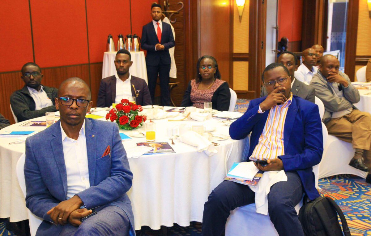 dx5ve's tweet photo. Praven Pillay presents on Cyber Exposure and Tenable.
“Every business today operates with emails. So how safe is the data exchange?”

@TechmaxKenya
#CyberExposure 
#TechmaxKenya
#CIOEABreakfastSeries
#CIO100AwardsEA
@TenableSecurity https://t.co/fLDGXes47w