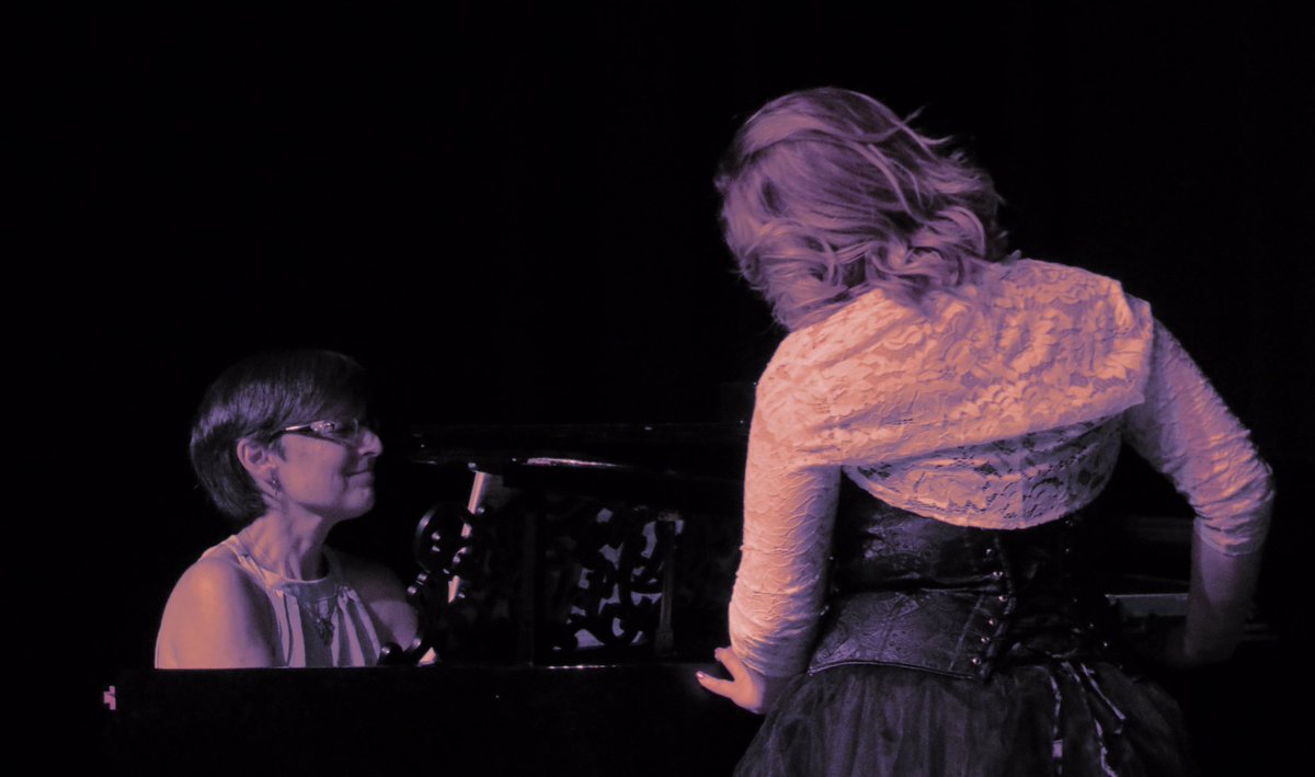 MichelleFrancis Cook tweet media