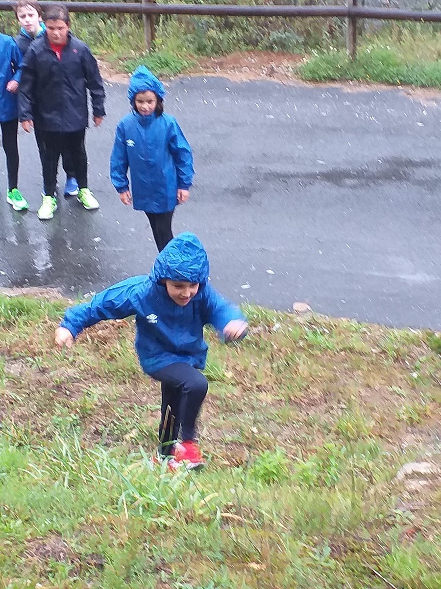 E si chove......???.......QUE CHOVA.....!!!!!....O mal tempo.....boa cara......!!!! #triatlon #trail