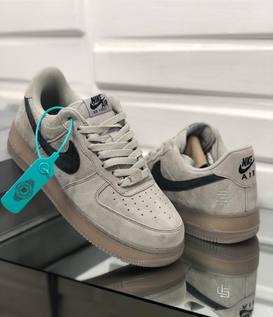 yungjz's tweet photo. @OgbeniDipo I sell Quality Sneakers 👟🔥
Price range is #20,000
Payment on delivery within Lagos 
Nationwide deliveries 
You can call/WhatsApp 08061263281
LegitStore IG @dannylvintagewears
Kindly help RT my customers are here ❤️🙏🏿😊 https://t.co/G08hMZjfFw