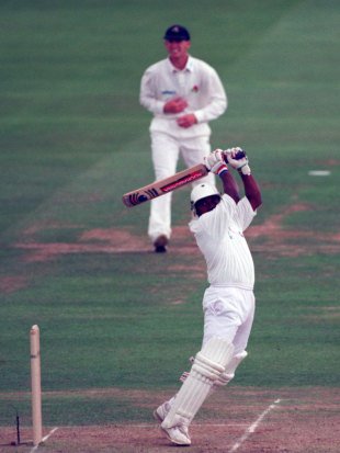 His entry into the higher levels of cricket was just inevitable. Aravinda was rightly selected in the  @OfficialSLC U19 team for the Tour of Australia in 1983/84. Just to prove himself worthy to be there (though there wasn't any need to), he scored 145 @ Adelaide & 95 @ MCG 