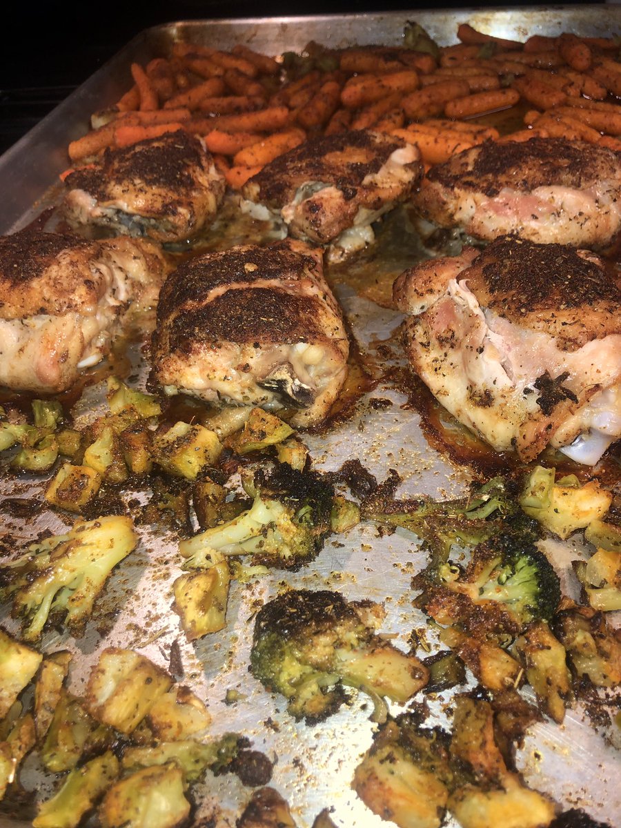 Quick & easy 1 tray chicken thighs & veggies