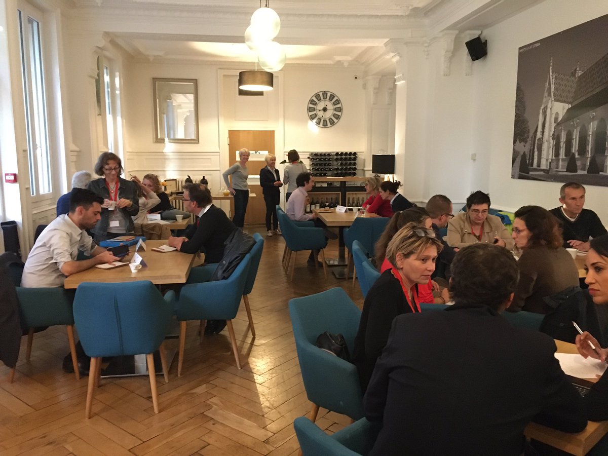 Le café de la création au restaurant le comptoir à Bourg bat son plein👍  « Agir chaque jour dans l’intérêt de nos clients et de la société »utilité au territoire,soutien de l’économie locale,accompagnement et sécurisation des projets <a href="/ca_centrest/">Crédit Agricole Centre-est</a> <a href="/Naty648/">Nathalie haelvoet</a> <a href="/ClbourgJm/">Societaire et mutualiste</a>