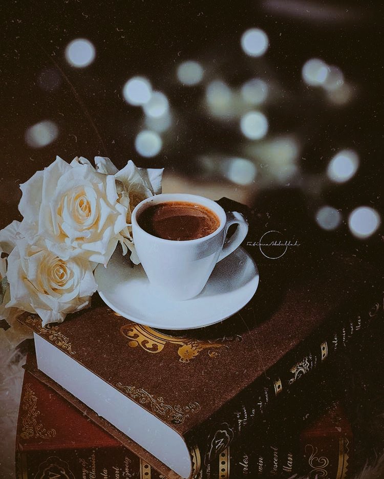 BazoCom's tweet image. يا من تقرأ رسالتي:

نحنُ لانعرف بعضنا ابداً ولكنني احببت أن تتلقى رسالة من شخص غريب وعابر، أتمنى لك يوما مليئ بالفرح والانشراح ،وأن يصادفك خبر سعيد يعيد لروحك الحياة ، قد يكون الله سخرني إليك حتى تبتسم أتمنى ان اكون نجحت في ذلك🌸