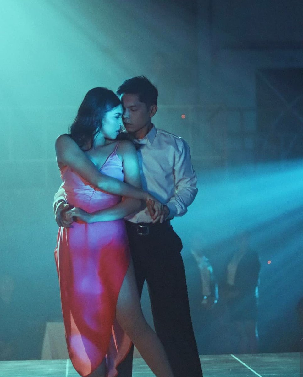 lukdiz53's tweet image. This is one of my favorite scene. 😍 BABALA: 
Walang kukurap! 😍🤟🏻

akala ko talaga may kadouble sila dito natanong ko bigla sarili ko after watching. hehe Grabe kasi Napakahusay ni ate mong girl @mainedcm at kuya mong boy @jose_liwanag dito. I KENAT talaga! 😘
#IsaPaFeels2Gether