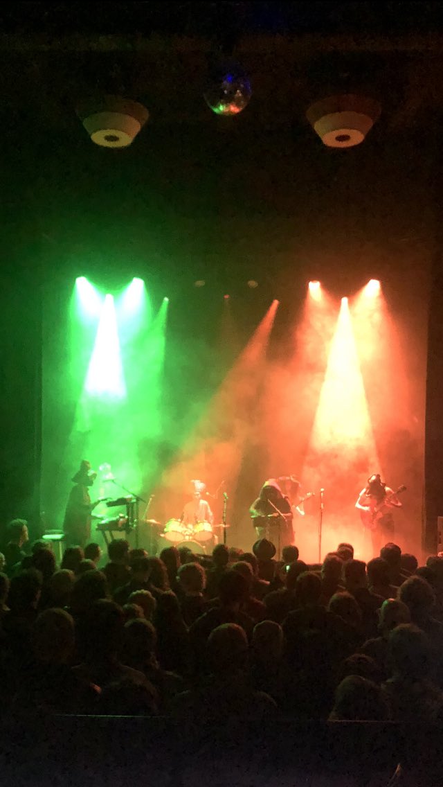 CIMMpresents's tweet photo. WITCH!  @LincolnHall bringing the vibes. https://t.co/uzVq29lbc6