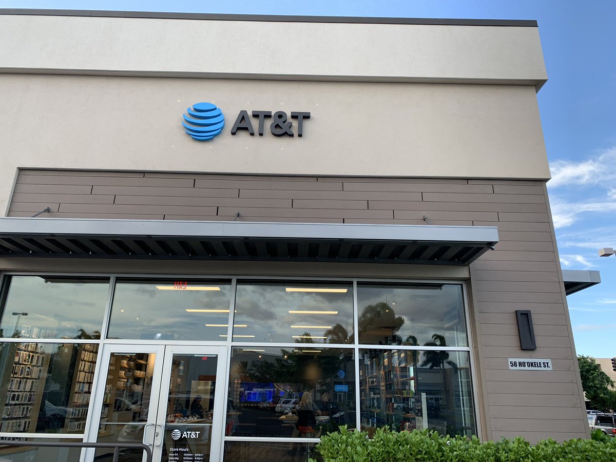 atthawaii's tweet photo. Hey Maui! Howzits?? Ready to upgrade or ditch your current carrier?! At&amp;t at the Puunene shopping center across from target got you covered! Come check out our newest store to receive best in class customer service! We got all the new gadgets, amazing $700 trade in promo! Mahalo! https://t.co/Vrg6U76Ugf