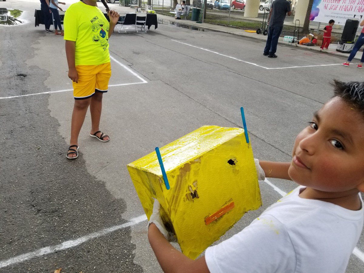 UrbanImpactLab's tweet photo. Cardboard + Kids + Creativity = an amazing first #CardboardChallenge in Little Havana on SW 5th Street at Jose Marti Park.
#transform5th
@JoeCarolloNow @CommishEileen @Dream_in_Green @HealthSFL @LiveHealthyLH https://t.co/v60fUs7VCC