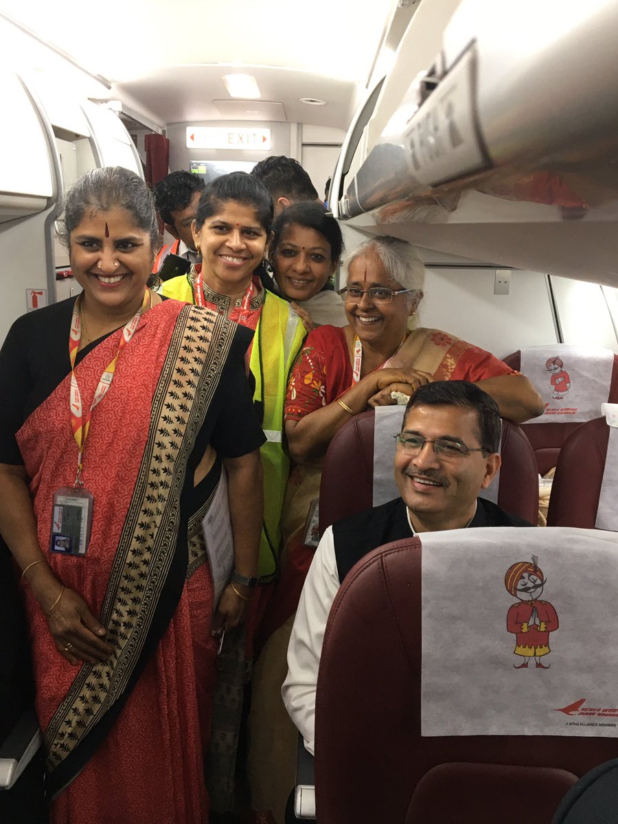 dhananjaypro's tweet photo. #MaidenFlight #HistoricalJaffna #Eversmiling Turnaround man AshwaniLohani and ProudAirIndian #FlyHighAI https://t.co/TQdATPb0th