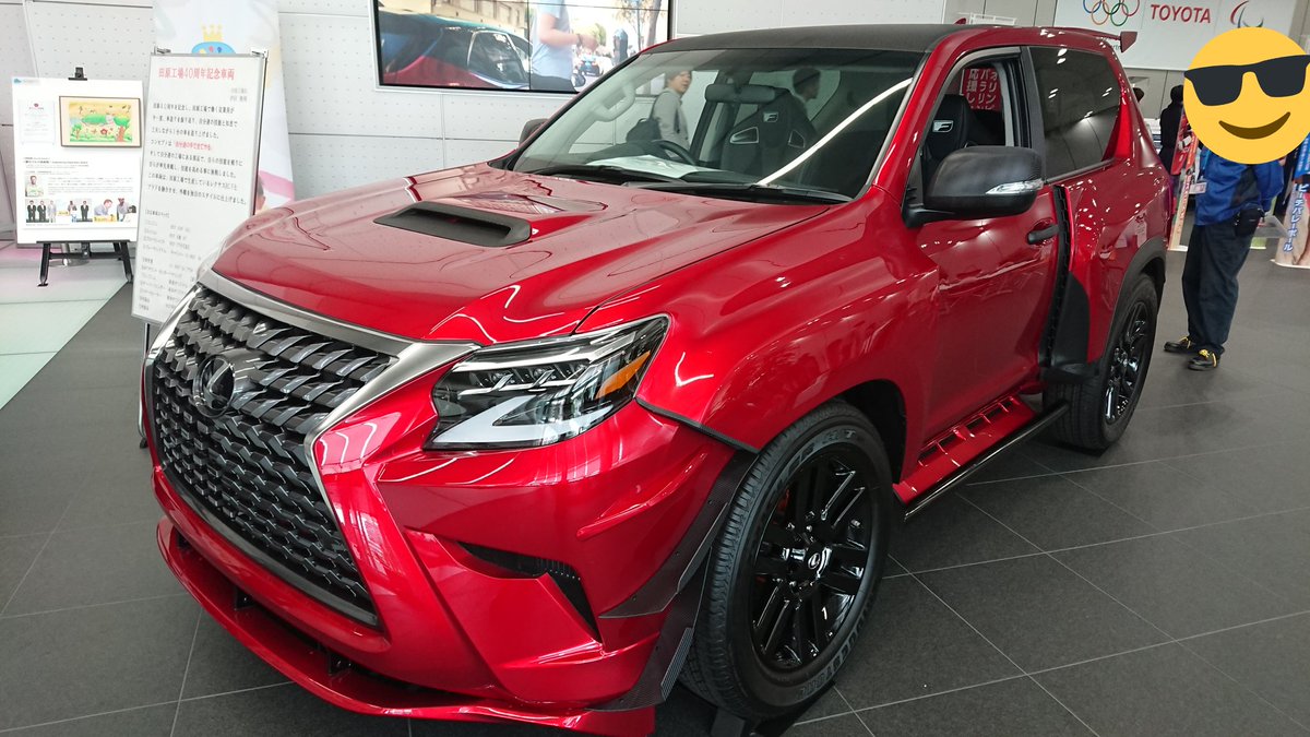 surume_admiral's tweet photo. LEXUS GX F ! プラドの3ドアボディにRC Fのエンジンやミッションを載せて作り上げたワンオフ機！380馬力の変態車ですな～
(田原工場40周年記念に作り上げたワンオフ機) https://t.co/M3SkaXA0Zk