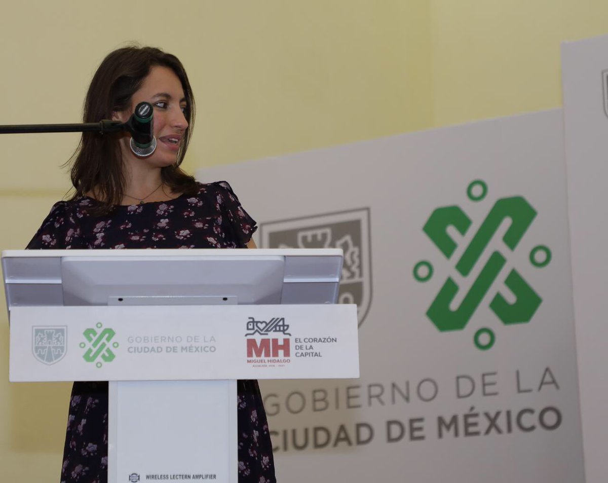 AnaMontano's tweet photo. Encabezadas por @vromog y @GabrielaRodr108, en @AlcaldiaMHmx lanzamos las #BrigadasVioletas en colaboración con @Angieiskravilla.
Desde hoy, 300 mujeres del Programa #LaEmpleadoraMH se capacitarán y saldrán a las calles para prevenir y atender las violencias de género.
💜💜💜 https://t.co/7Dy3Am9a11