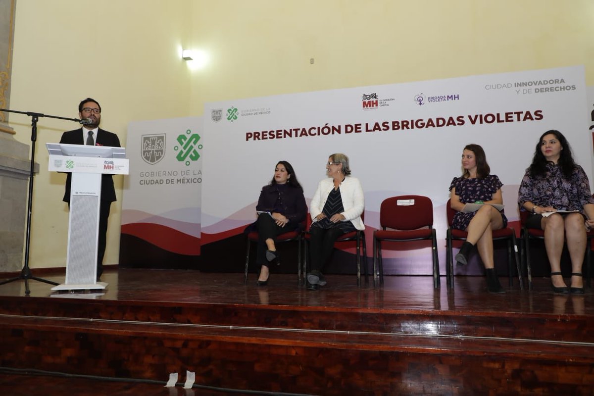 AnaMontano's tweet photo. Encabezadas por @vromog y @GabrielaRodr108, en @AlcaldiaMHmx lanzamos las #BrigadasVioletas en colaboración con @Angieiskravilla.
Desde hoy, 300 mujeres del Programa #LaEmpleadoraMH se capacitarán y saldrán a las calles para prevenir y atender las violencias de género.
💜💜💜 https://t.co/7Dy3Am9a11
