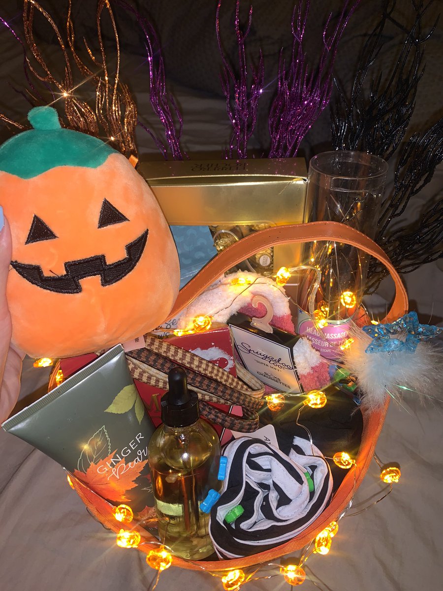 momos916's tweet photo. My baby surprised me with a spooky basket when he knew I wasn’t feeling good. He’s outta my league 🥺🧡👻 https://t.co/21iiWEj6gr
