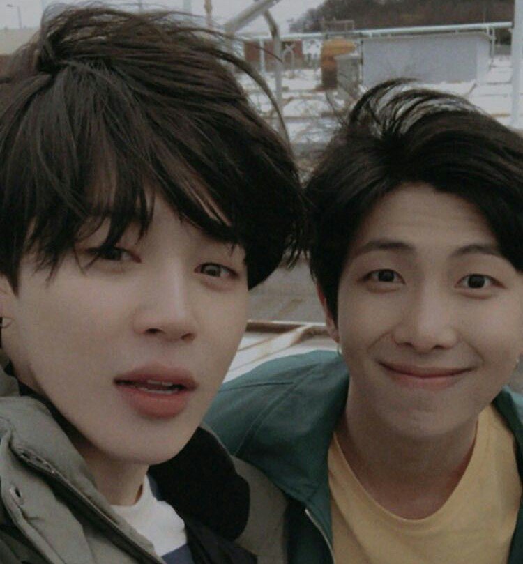 bangtanmeraki's tweet photo. mini au nammin 🌙 Moonchild

«Nacimos para estar tristes, sufrimos para sentirnos orgullosos, toda esa pena y dolor son nuestro destino; ¿entiendes?

Somos nuestra noche, nuestra luna.» https://t.co/OWhDLd0Mma