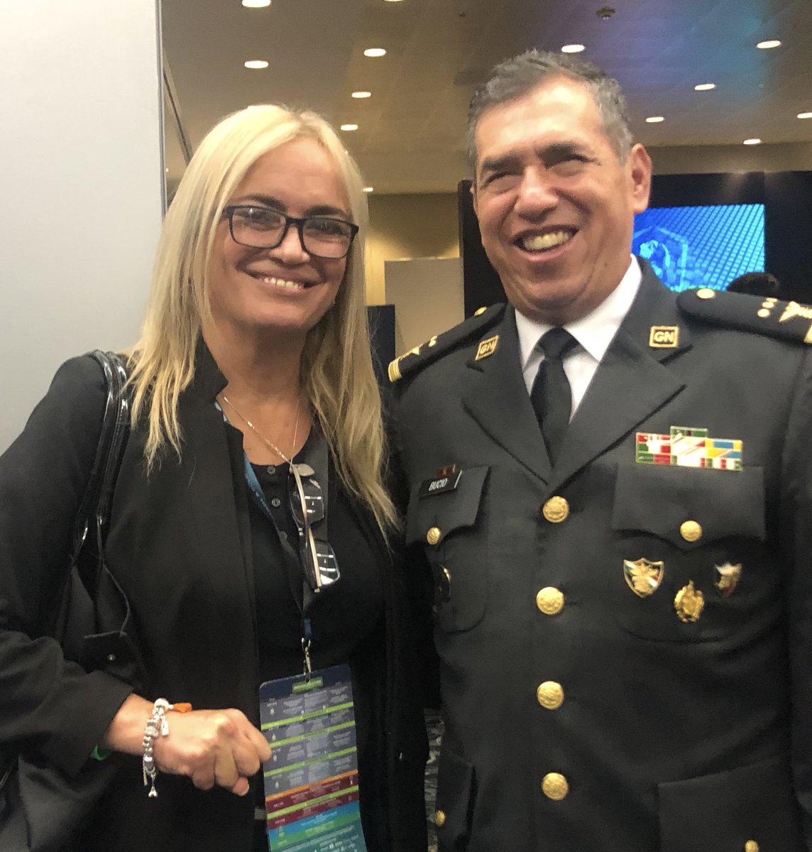 vtorreslanda's tweet photo. En el #SWLASIS19 hoy con el Dr. Jaime Oliva y el Gral. Div DEM #LuisRodríguezBucio Primer Comandante de la @GuardiaNac_Mx @CalderonJL_G Vicepresidente de @AMESP_oficial y #PedroSanabria Presidente @asismexico217 "Diálogo entre Expertos" #TransformandoLíderes https://t.co/B0bW3nsMm3