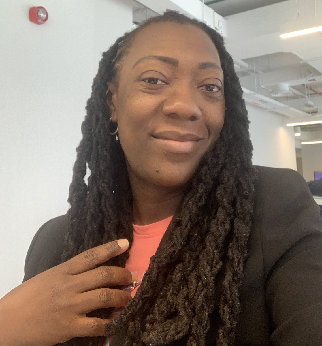 leisagrace's tweet photo. Just a hint of pink for #pinkshirtthursday and #CancerResearch #CancerResearchUK. Have a great weekend everyone! @MrAndiPrice #teachuaechat #teachmiddleeast #middleeastmaths #meslc #edtechmiddleeast #uae #dubai https://t.co/I5cPZFIHbD
