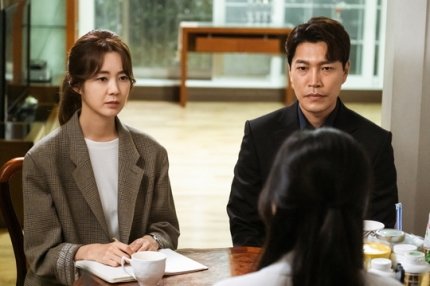 infodrakor_id's tweet photo. Still cut drama OCN #RunningInvestigators:
#LeeYoWon, #ChoiGwiHwa https://t.co/7e3B0nj4lx
