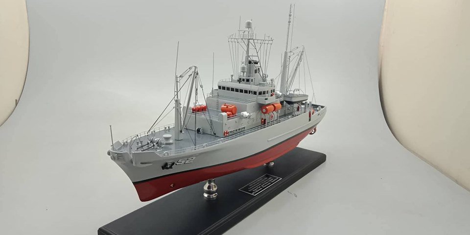 modelworkdirect's tweet image. USNS Salvor (ARS-52)is a Safeguard-class salvage ship, the second United States Navy ship of that name. Laid down on 16 September 1983 by Peterson Builders, Sturgeon Bay, Wisconsin;Model by Modelworks.Call us @ 1-844-8MODELS.COM
#customshipmodel
#modelworksdirect