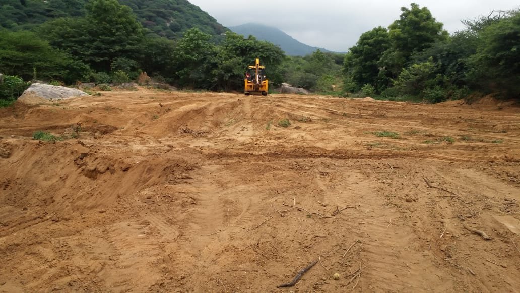 WaterConserveIn's tweet photo. Rejuvenation of 2nd percolation pond is complete with support from @LTI_Global . This water body is rejuvenated near Vellore, TN and will serve the villagers in years to come.  Thanks to L&amp;T Infotech for support these water conservation projects under their #CSR initiatives. https://t.co/j0oxJPBCkD
