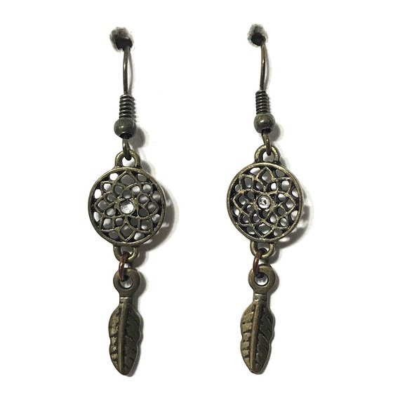 devan_mello's tweet image. So good I had to share! Check out all the items I'm loving on @Poshmarkapp from @Estrllamasbnita #poshmark #fashion #style #shopmycloset #hottopic #talula #anntaylor: posh.mk/JbfW2dB1QZ