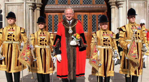 DestinyFMKe's tweet photo. Lord Mayor of London, Alderman Peter Estlin in Kenya ahead of UK-AFRICA summit on a visit aimed at cementing investments in Kenya and Africa.

https://t.co/tgckooDTbY https://t.co/kVNYBIi1qD