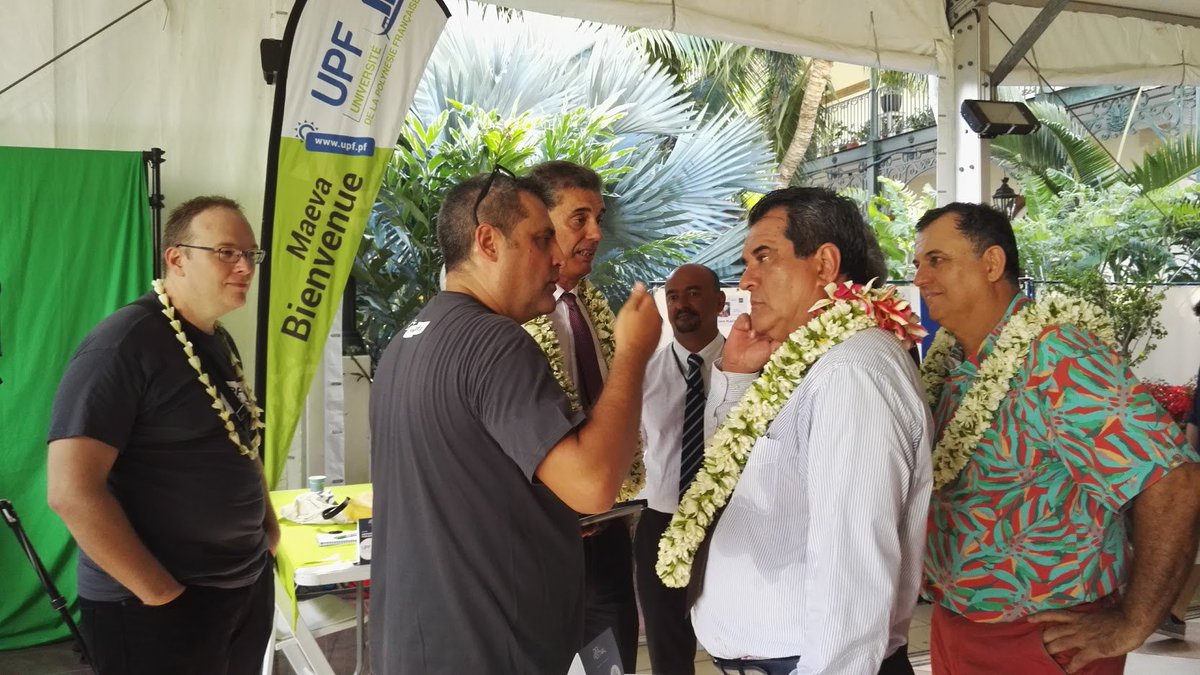 batier's tweet image. Présentation des services numériques proposés par l&apos; @univpf  à Edouard Fritch  Le Président du Pays et à Dominique Sorain, Haut-Commissaire de la République  #DFT2019  #Tech4Islands #SmartPolynesia
