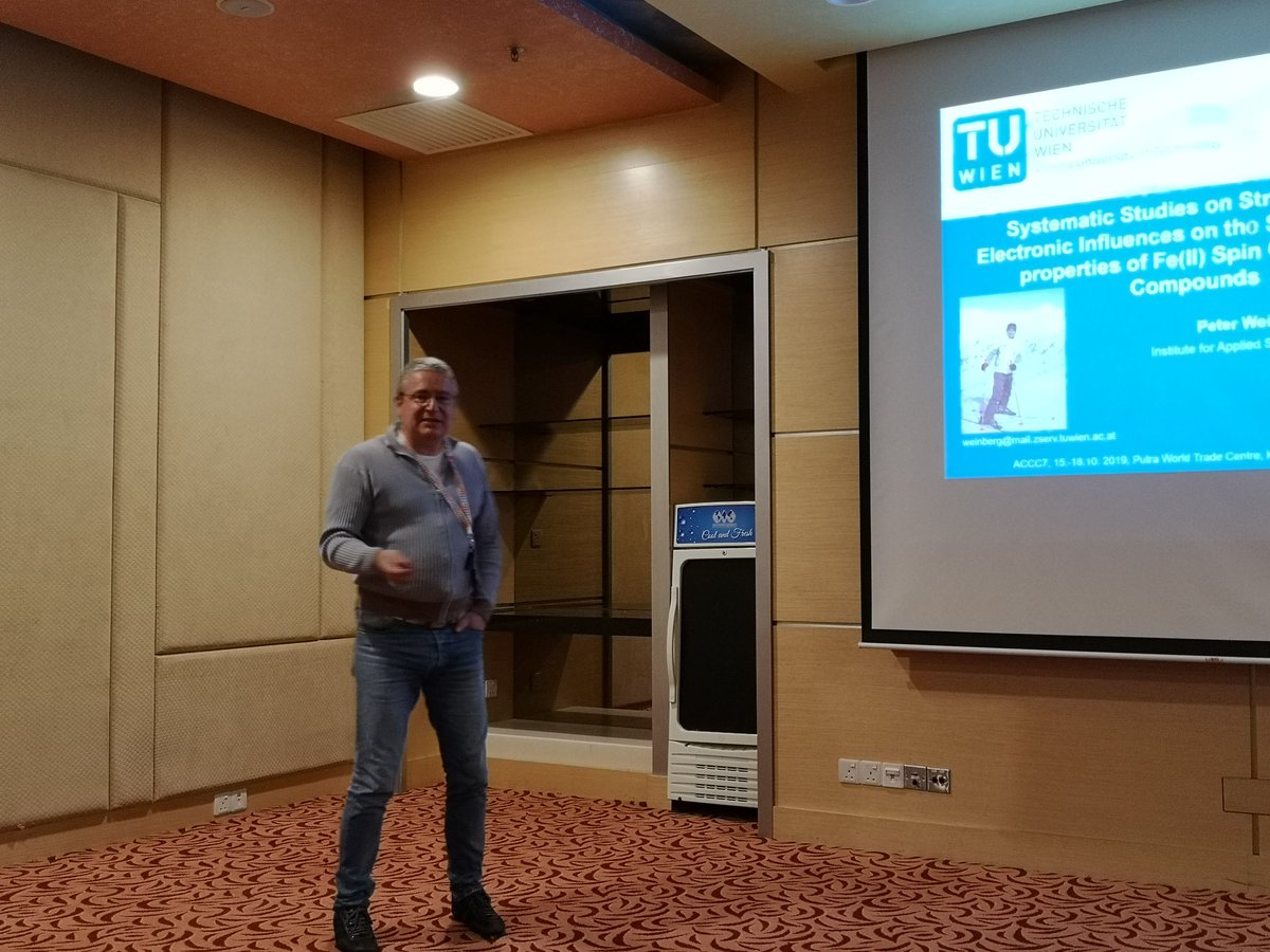 GroupHarding's tweet photo. Peter Weinberger talking about spin crossover Fe(II) compounds, #accc7. https://t.co/OefDgGRdP6