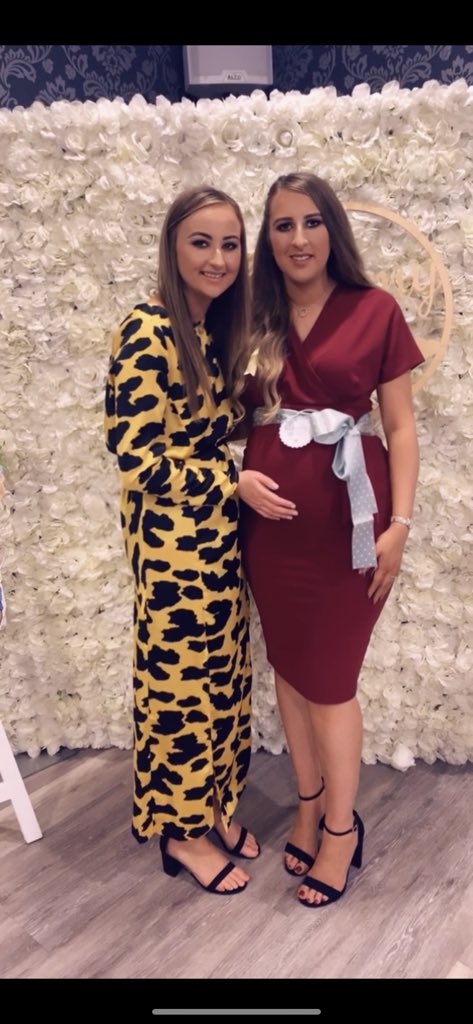 Nicoleberryox's tweet photo. 6 weeks until Baby May’s due date! 😭😍💗💙 #Can’tWait #ExcitedAuntie #BabyMay #6Weeks 👶🏻🍼 https://t.co/zuYUIUPacW