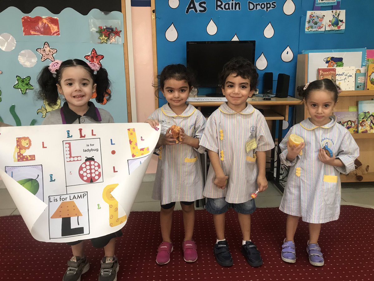 rovina_fodda's tweet photo. Thank you #KG1B learners for bringing real items that start with letter L #real_items #letter_L #lion_lollipop_leaf_lizard_lemon_lamp @DawhaHighSchool @FThaalby @Ghania25060931 https://t.co/82Vu1s1oxp