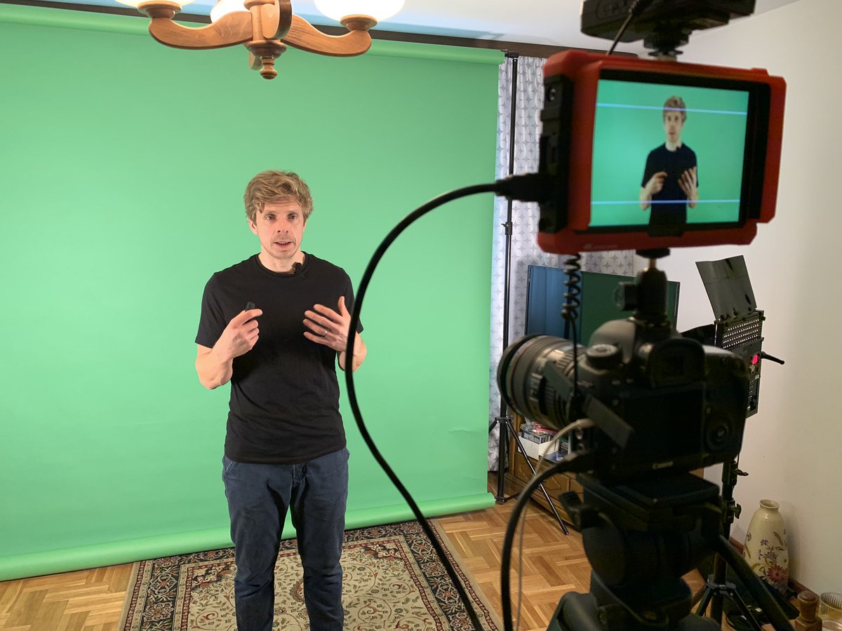 kaluzaaa's tweet image. #poznajkubernetes się tworzy! @gutek w akcji!  ;-)