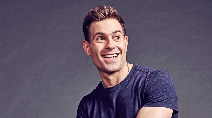 TheUnionJackOff's tweet photo. Remember Episode 29 '@RealLeeNelson had kids way before I did' feat @simonbrodkin? Well he's about to go on tour for the very first time as himself! He talks about changing from #SouthLondon to #NorthLondon in this throwback!
#BSPN #PodernFamily #Tbt    

https://t.co/LD8QKjIP5l https://t.co/uzXIoWHmVa