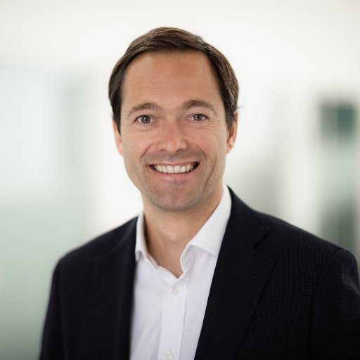 This morning <a href="/jedeneve/">Jan-Emmanuel De Neve</a> presented groundbreaking research conducted with <a href="/bt_uk/">BT</a> to the UK Government's <a href="/APPGWellbeing/">APPG Wellbeing Econ</a> committee. The research has found that happy workers are 13% more productive. Read more: oxsbs.link/2IYHoOi