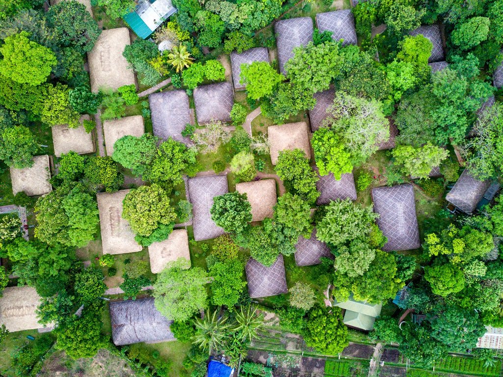 WindowToLuxury's tweet photo. Come and see us at @WTM_London to learn about the new developments at @CGH_Earth such as Periyar Nationalpark: Spice Village - the first photovoltaic resort in India.

#WTMLDN #IdeasArriveHere https://t.co/sWPLZtZK9i