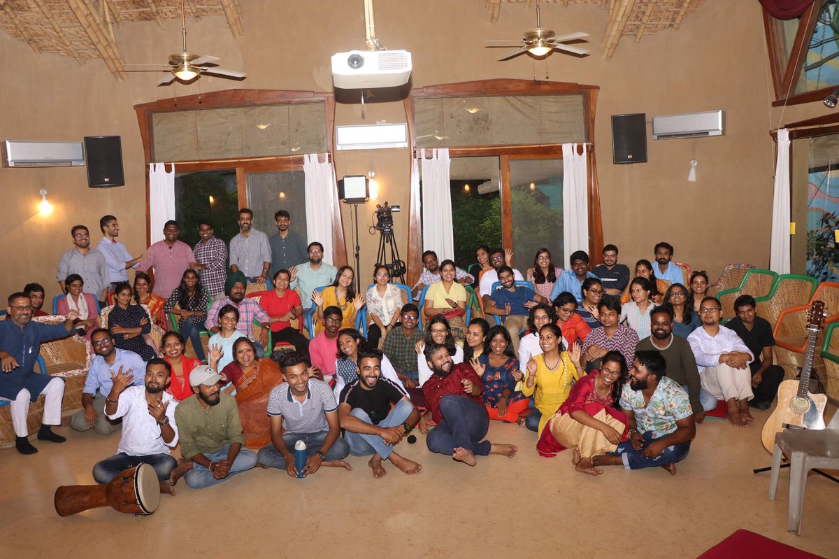 IndusAction's tweet photo. “Where words fail, music speaks.”- Hans a Christian Andersen.
Bidding adieu to #SDG with some great music. Thank you @ManzilMystics for serenading us with souls stirring music.
.
.
#RTE #Education #ASEAction #Develop #Grow #Sustain #SupportRTEEducation https://t.co/ECslkslyyj