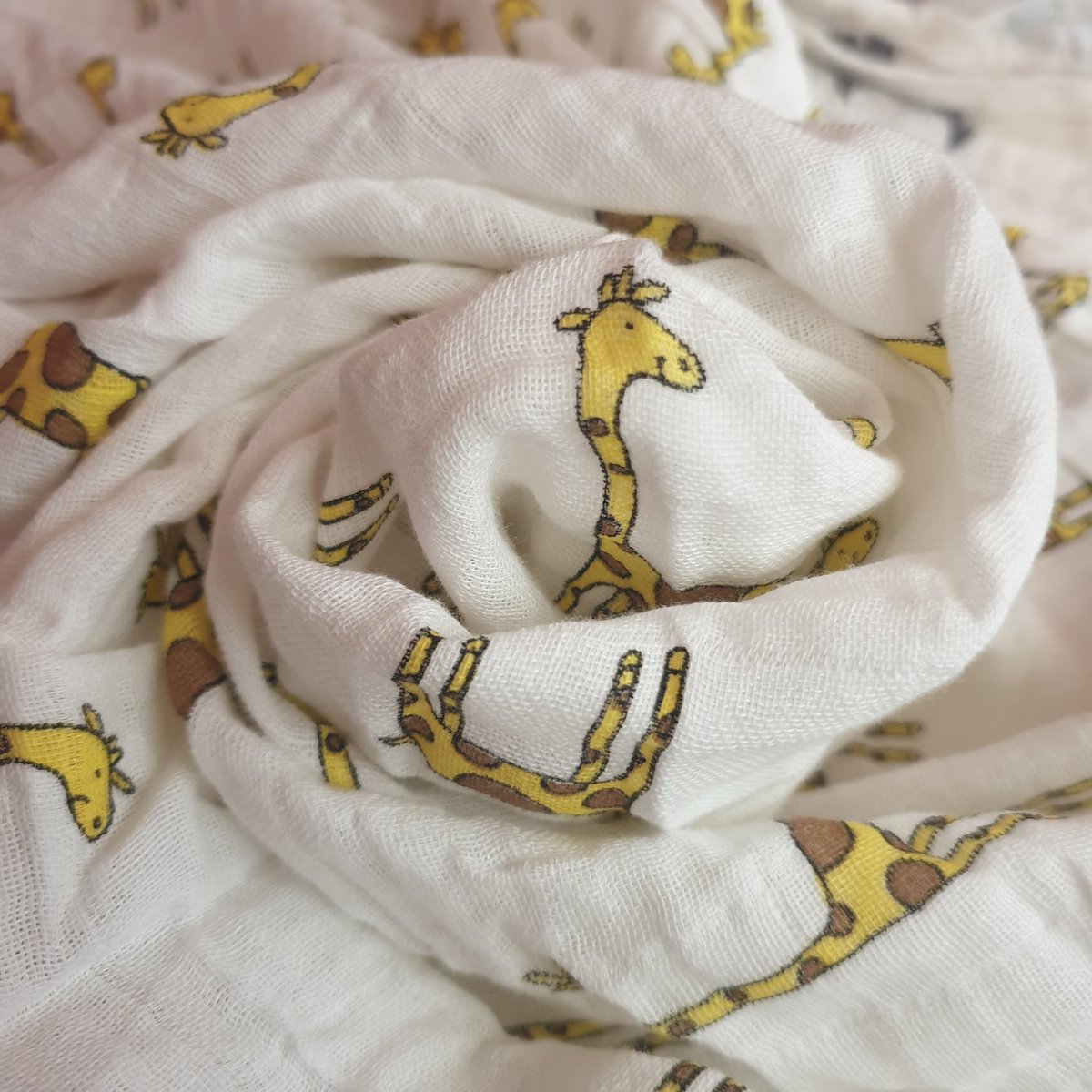 This purchase made me so happy today. 😍 Hehe. #swaddleblanket #shopee #pregnancydiary #preggolife #pregnantlifestyle #giraffe