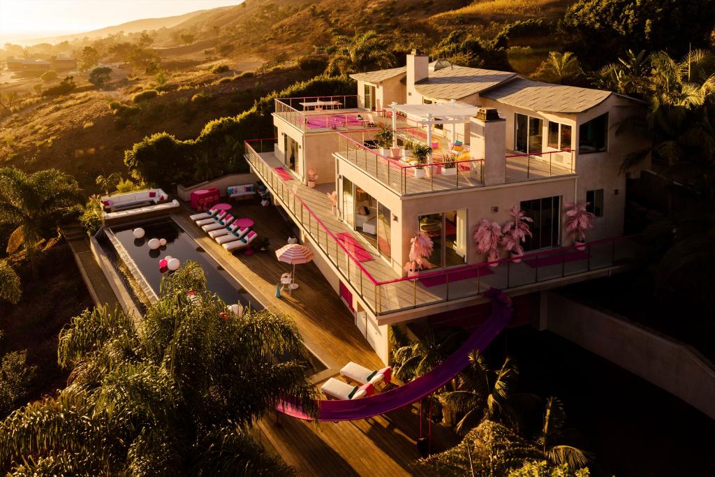 ¡Imagina que te despiertas aquí! La casa Barbie™ Malibu Dreamhouse: solo en Airbnb. Una estancia de dos noches, una experiencia única. El periodo de reserva comienza el 23 de octubre a las 20:00 CEST.

es.airbnb.com/barbie
