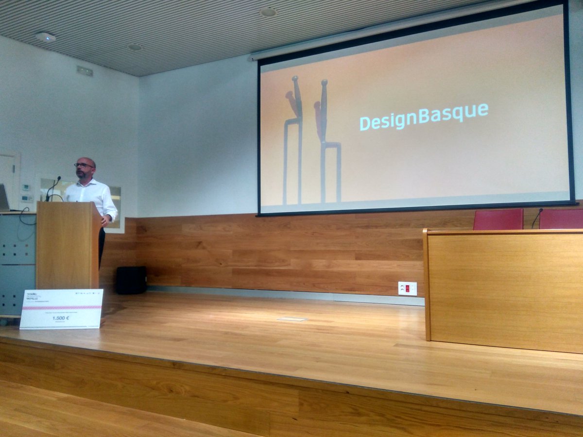ArqDance's tweet photo. Muchas gracias por tu charla @carlosalonsop en las jornadas de evaluación del primer #ConcursoInteruniversitario de #DiseñoIndustrialAndaluz. Un placer escucharte! https://t.co/7YvZzr0tDV