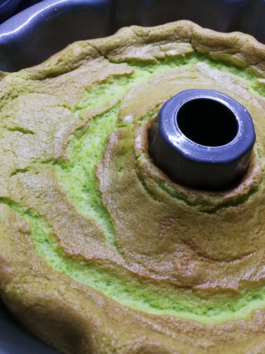 Chatterbug8's tweet image. Fresh from my oven for tomorrow&apos;s meeting. Some Pandan Chiffon Cake. 😋