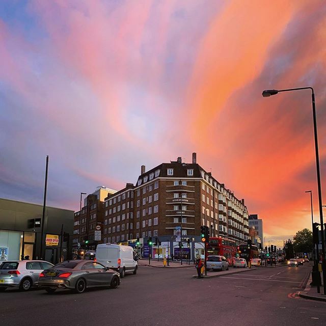 What a sky in St.Reatham on the hill! Thanks @laurajanehawksworth for sharing with #mystreatham #streatham #streathamhill #streathamcommon #streathamvale #streathamhighroad #southlondon #sw2 #sw16 #lambeth ift.tt/31llLhv