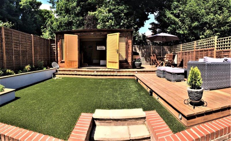 JBandMYestate's tweet photo. Call us know to view this modern two bedroom detached house in Purley in excellent condition boasting a contemporary landscaped rear garden with a raised decked patio area and timber summerhouse. £495,000. 01737 551111. #JBMY #Sales #Purley. https://t.co/Se2loH2hPl
