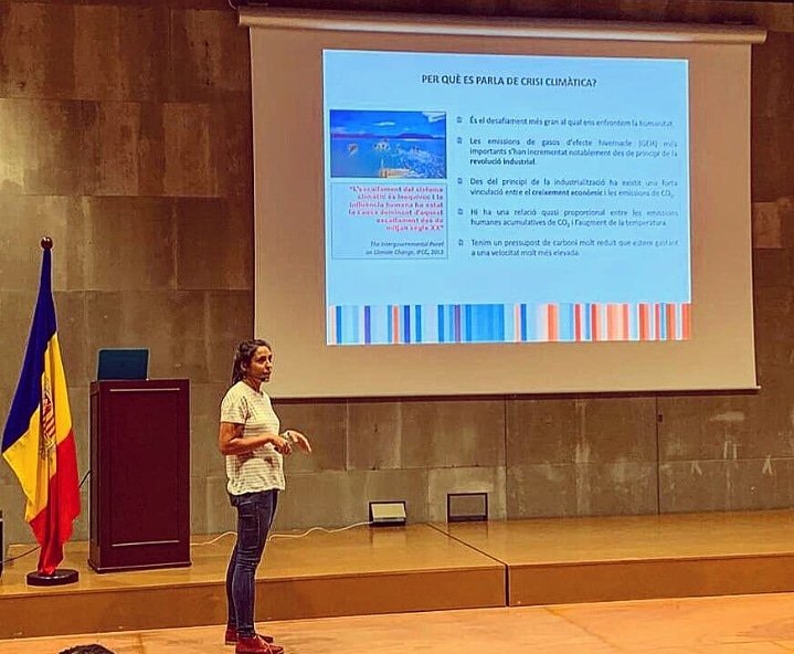AnnTramun's tweet photo. I, a vegades ens en sortim. 🤓 #canviclimàtic #puroclima #pànicescènic #tenimmoltafeina
Gràcies a tots per venir i als incondicionals. 🤗 https://t.co/W9uE8XB10e