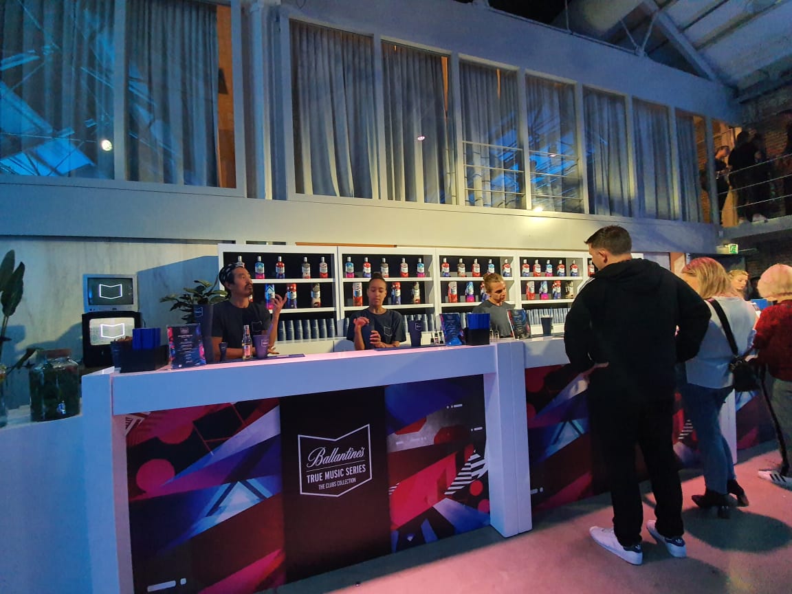 OfflimitComm's tweet image. Today marks the official launch of the @Ballantines Club Collection, and they will be available worldwide. Four bottles that were uniquely created based of the inspiration from four clubs around the world.* Sub Club - Glasgow, Scotland.
#TrueMusicSeries