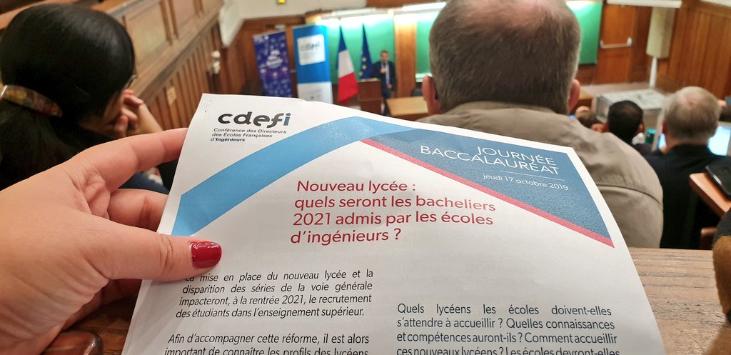 EmilieNaouri's tweet photo. En direct de la journée d'info Baccalauréat organisée par la @Cdefi
↘️ Nouveau lycée : quels seront les bacheliers 2021 admis par les écoles d'ingénieurs ? 👨🎓👩🎓
#PromoAM
#ESR https://t.co/1uT6uaP8Uu