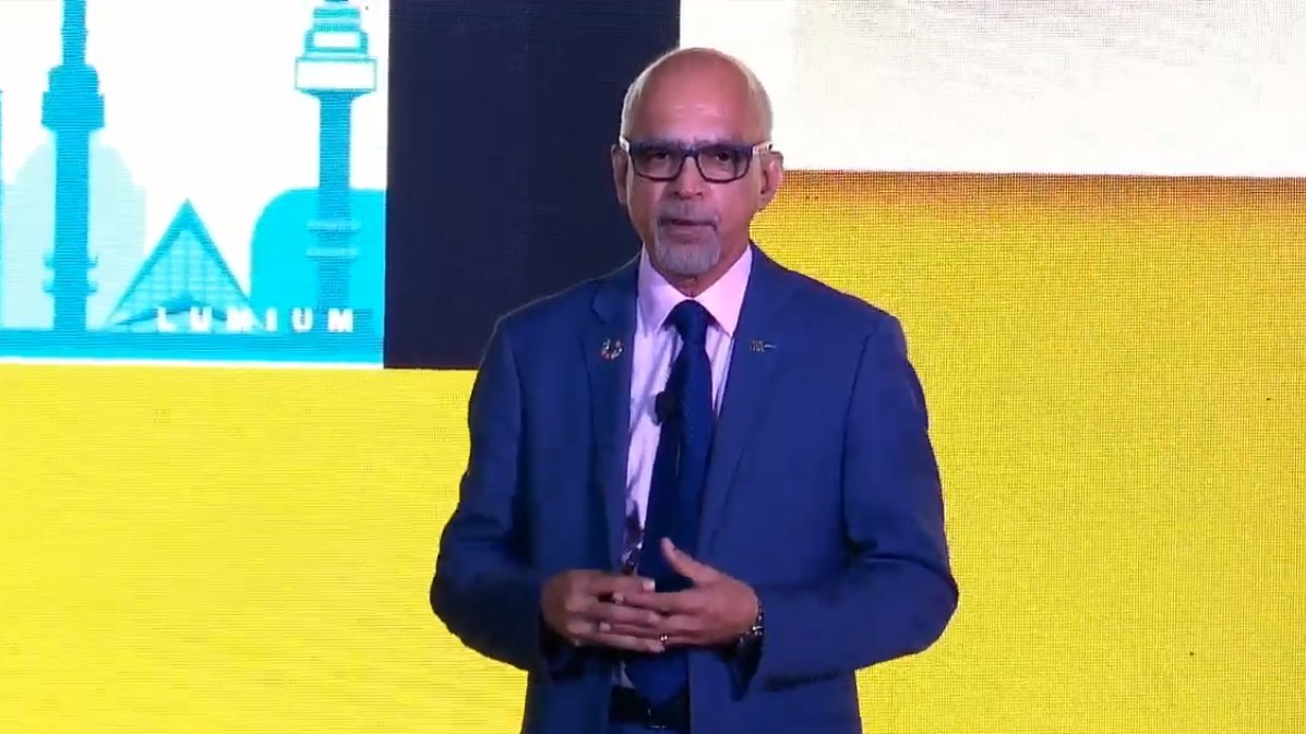 BWBusinessworld's tweet photo. "Importance of Design is Prominent in our Lives, and it Has to be Sustainable," says @srini256, Chairman &amp; CEO, @LUMIUM, &amp; President, @worlddesignorg at  @BWBusinessworld Future of Design Awards 2019 at  @FSMumbai

#BWFOD19 

@anuragbatrayo @Hoshiediar @Jyotsna_off @havellsindia https://t.co/Y10wSM2kCg